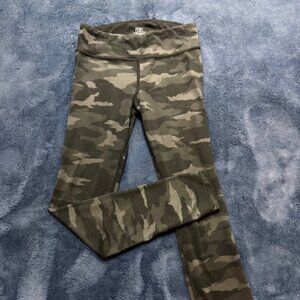 Athleta Girl Leggings Size L 12 Printed Chit Chat Tight Black Camo Active Casual